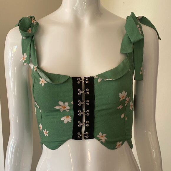 For Love & Thread Kelly Green Floral Crop Top with Tie Straps Size Small - Picture 2 of 9